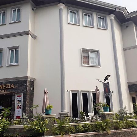 Venezia Suites Hotel Iloilo Eksteriør billede