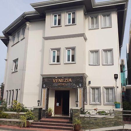 Venezia Suites Hotel Iloilo Eksteriør billede