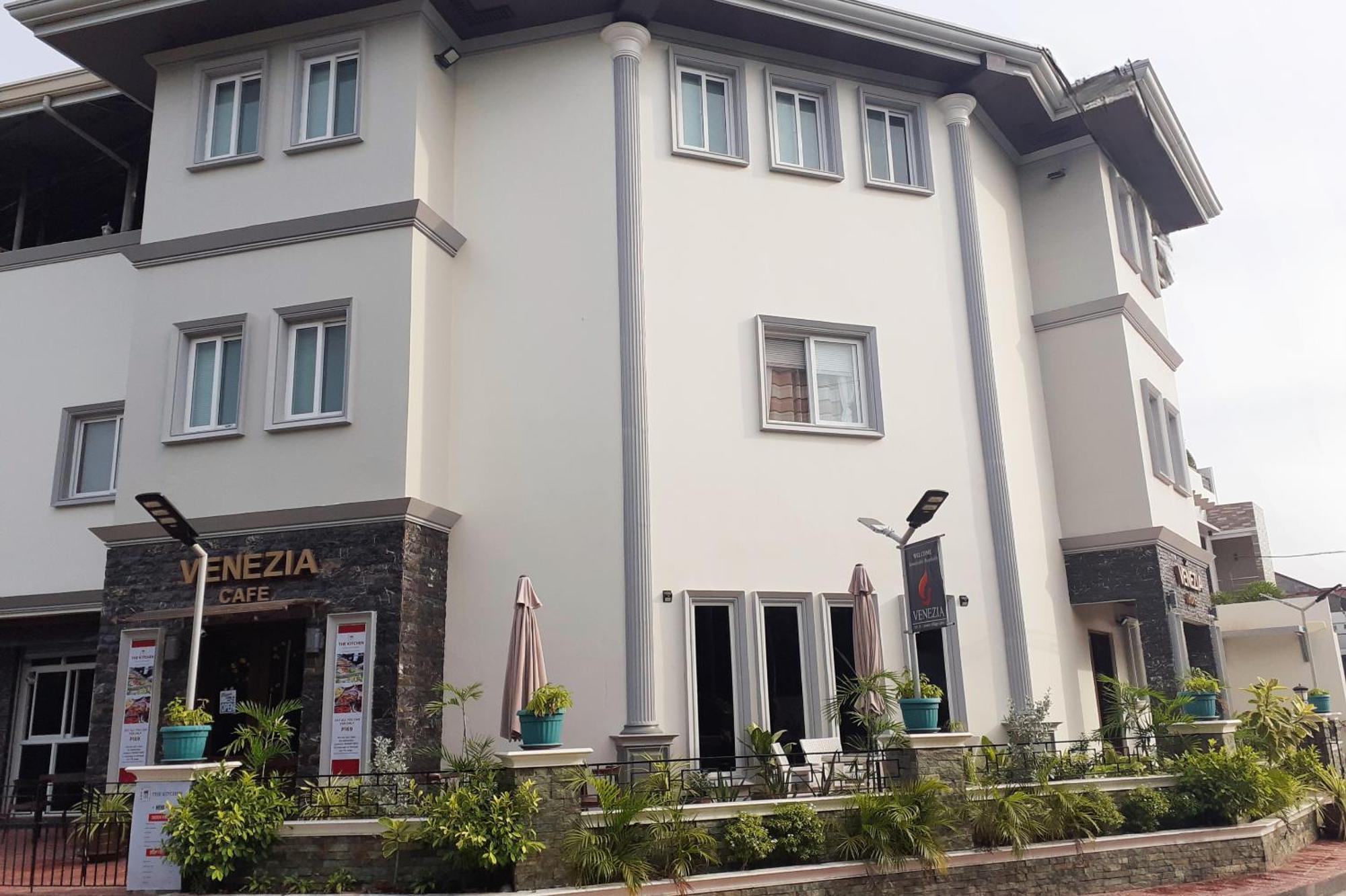 Venezia Suites Hotel Iloilo Eksteriør billede