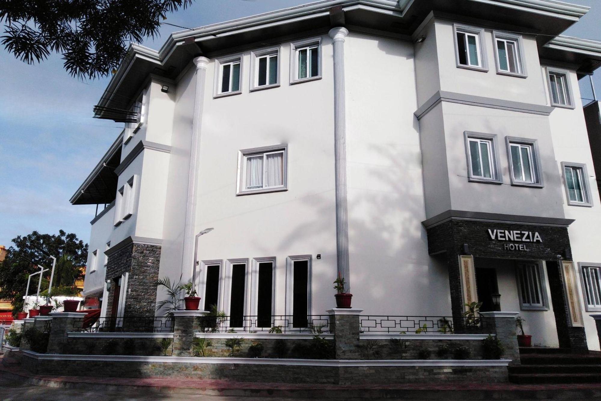 Venezia Suites Hotel Iloilo Eksteriør billede