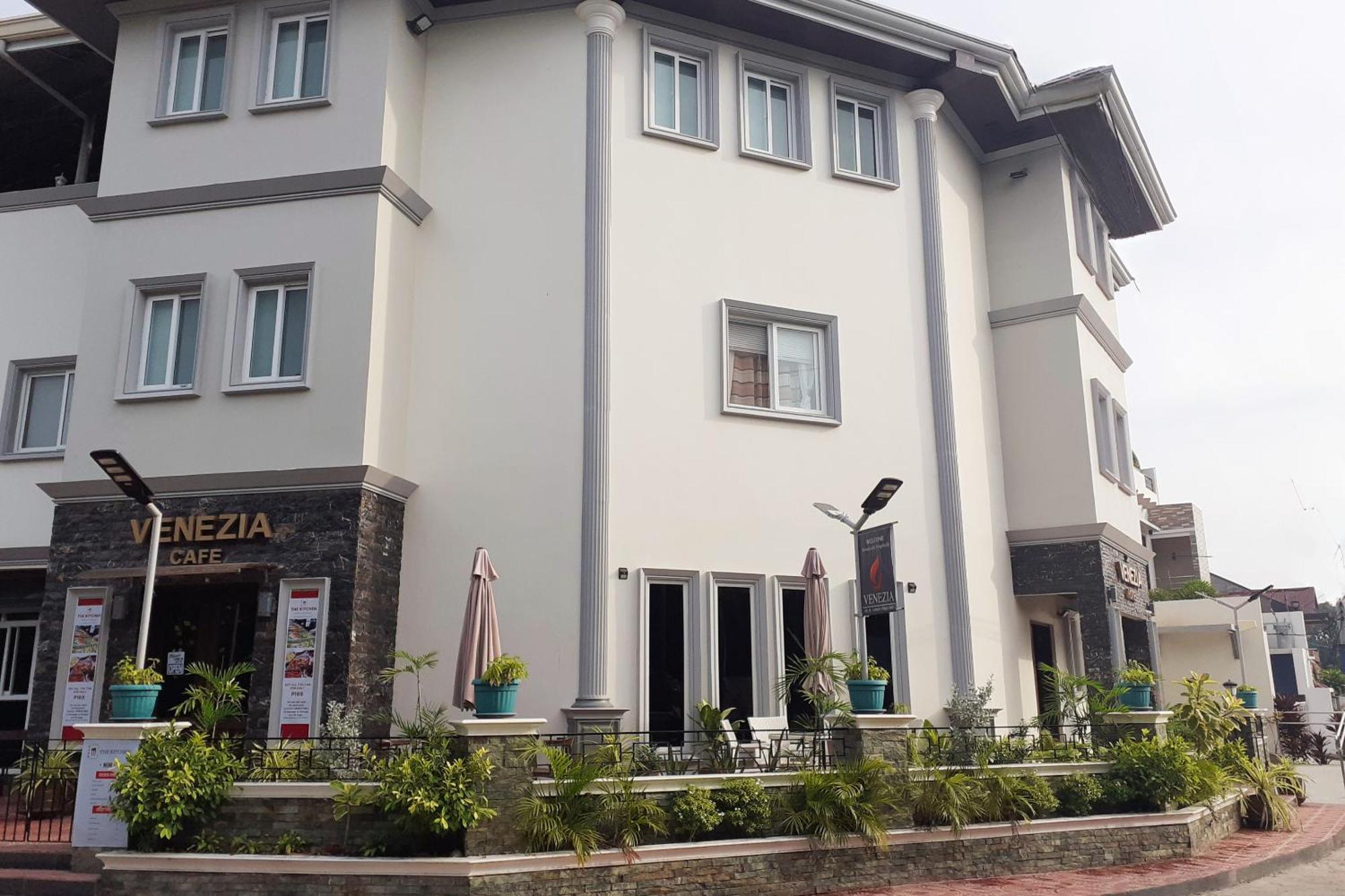 Venezia Suites Hotel Iloilo Eksteriør billede
