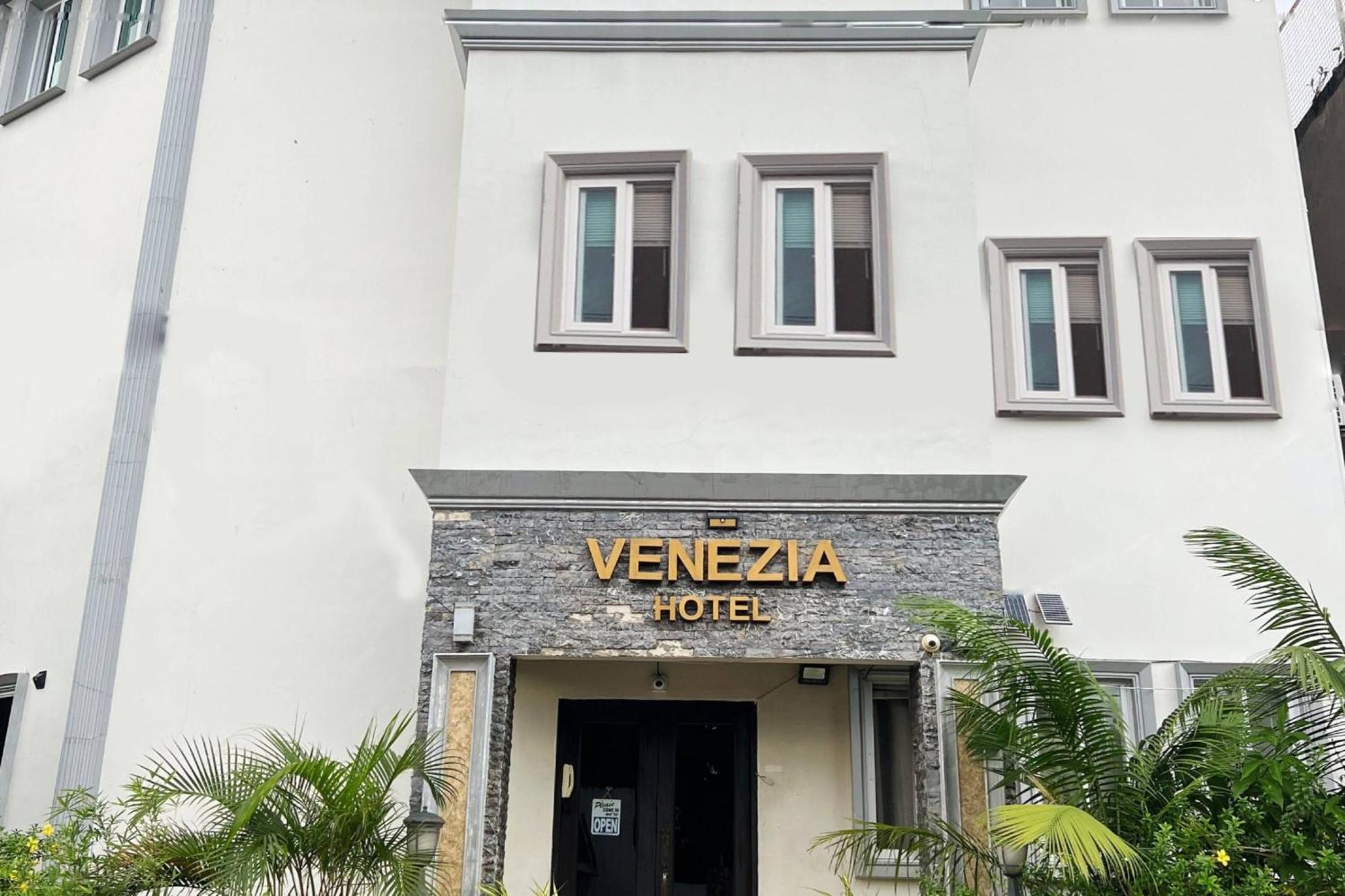 Venezia Suites Hotel Iloilo Eksteriør billede