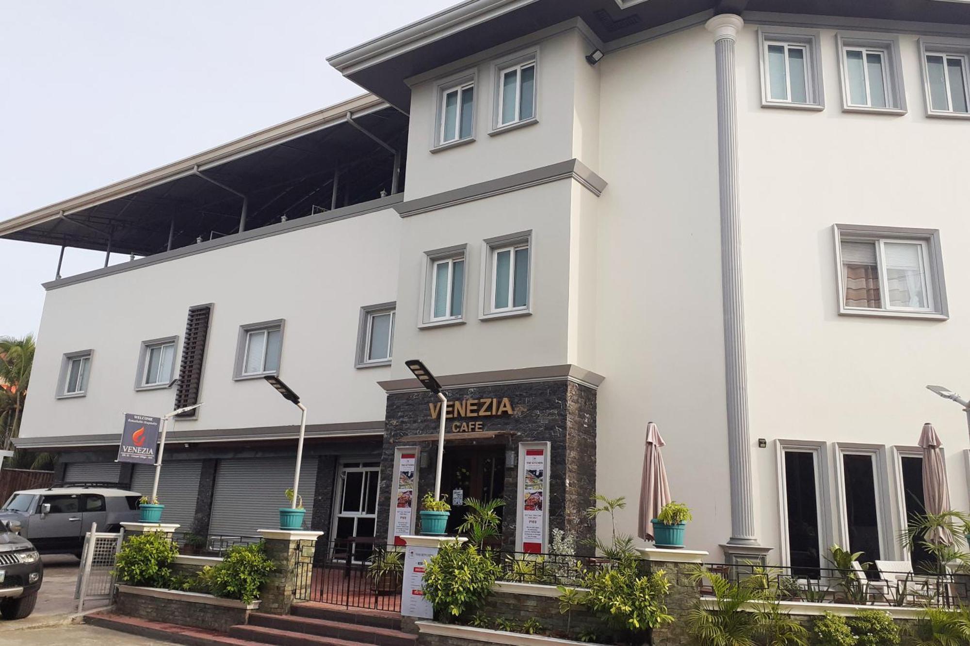 Venezia Suites Hotel Iloilo Eksteriør billede